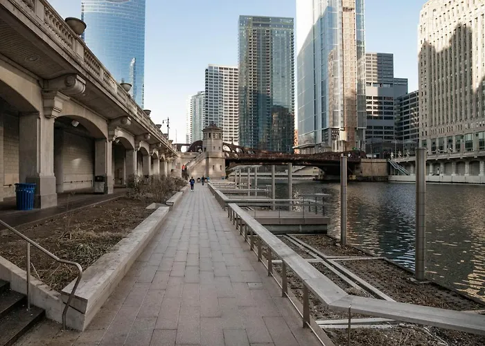 Apartment River N 2br W Gym Wd Bbq Pool Nr Mag Mile Chi-132